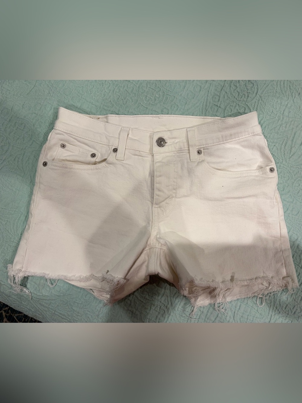 LEVI’s brand White Mid-Rise Frayed Hem Women's Denim Shorts